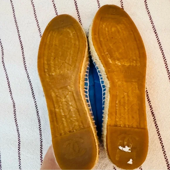 CHANEL blue suede logo espadrillea - Picture 7 of 13